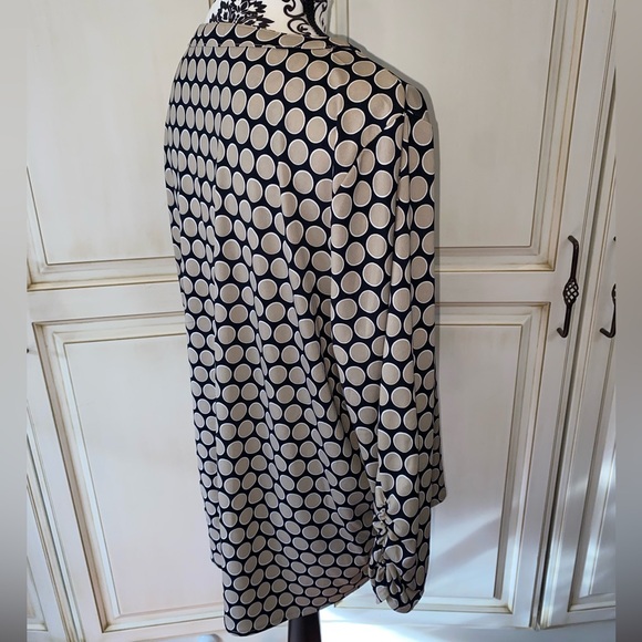 George Size XXL (20) Tan Circles Outlined in White on a Black Blouse - Picture 12 of 15